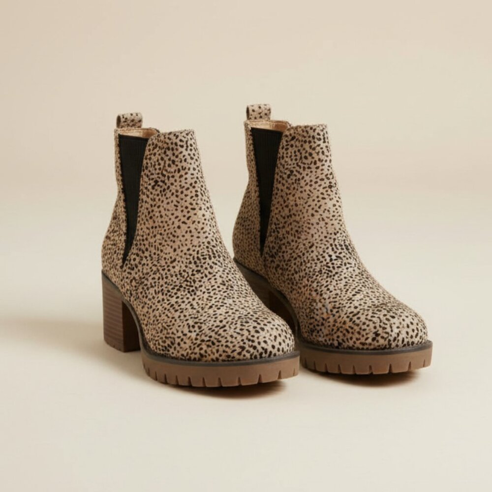 Altar'd State Leopard Print Chelsea Boots 7M Lug Sole Heeled Bootie Animal Print